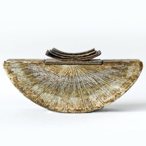 Céramique boîte singulière demi-lune « Noir d’ivoire »